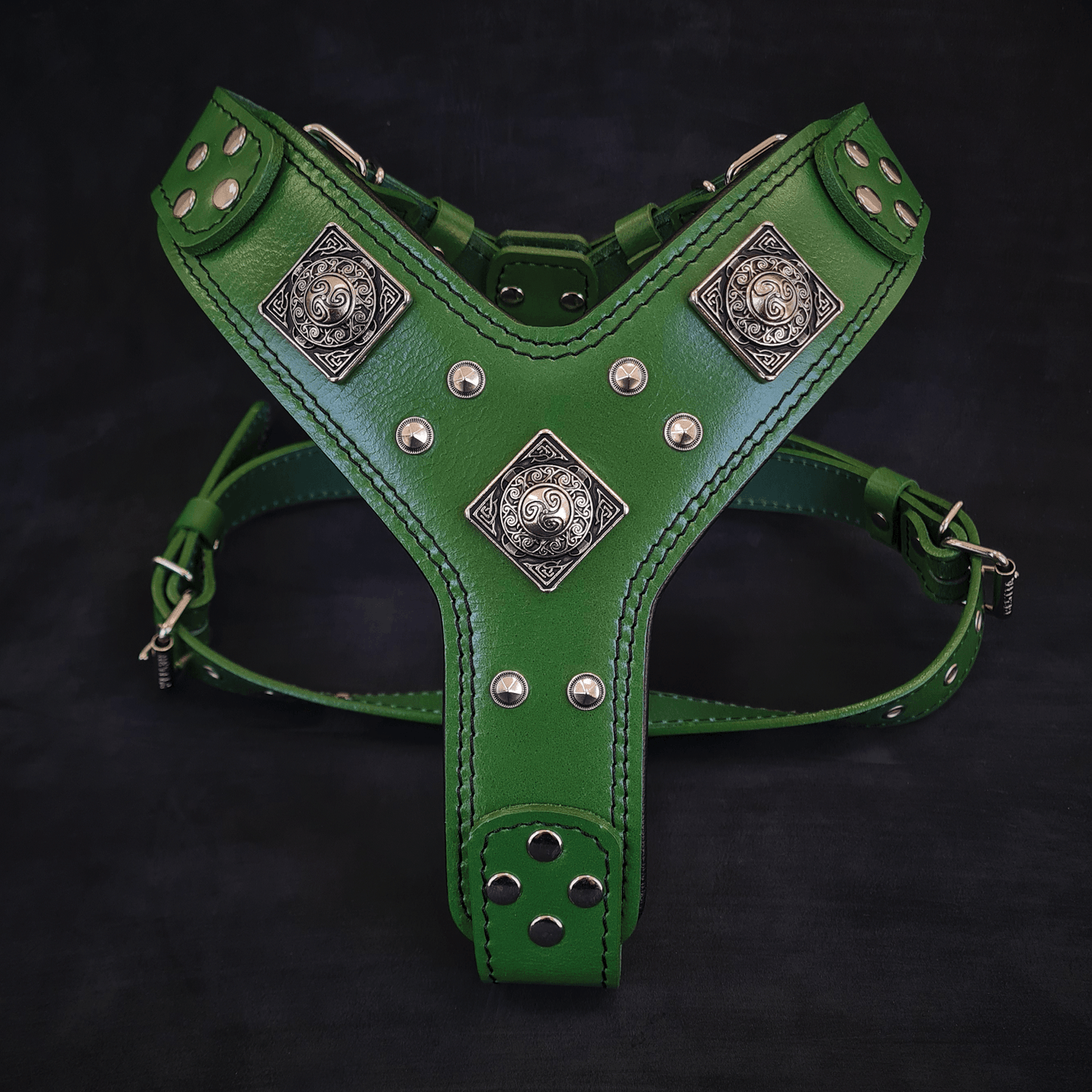 Eros green leather dog harness for giant breed dogs handcrafted in Europe 2